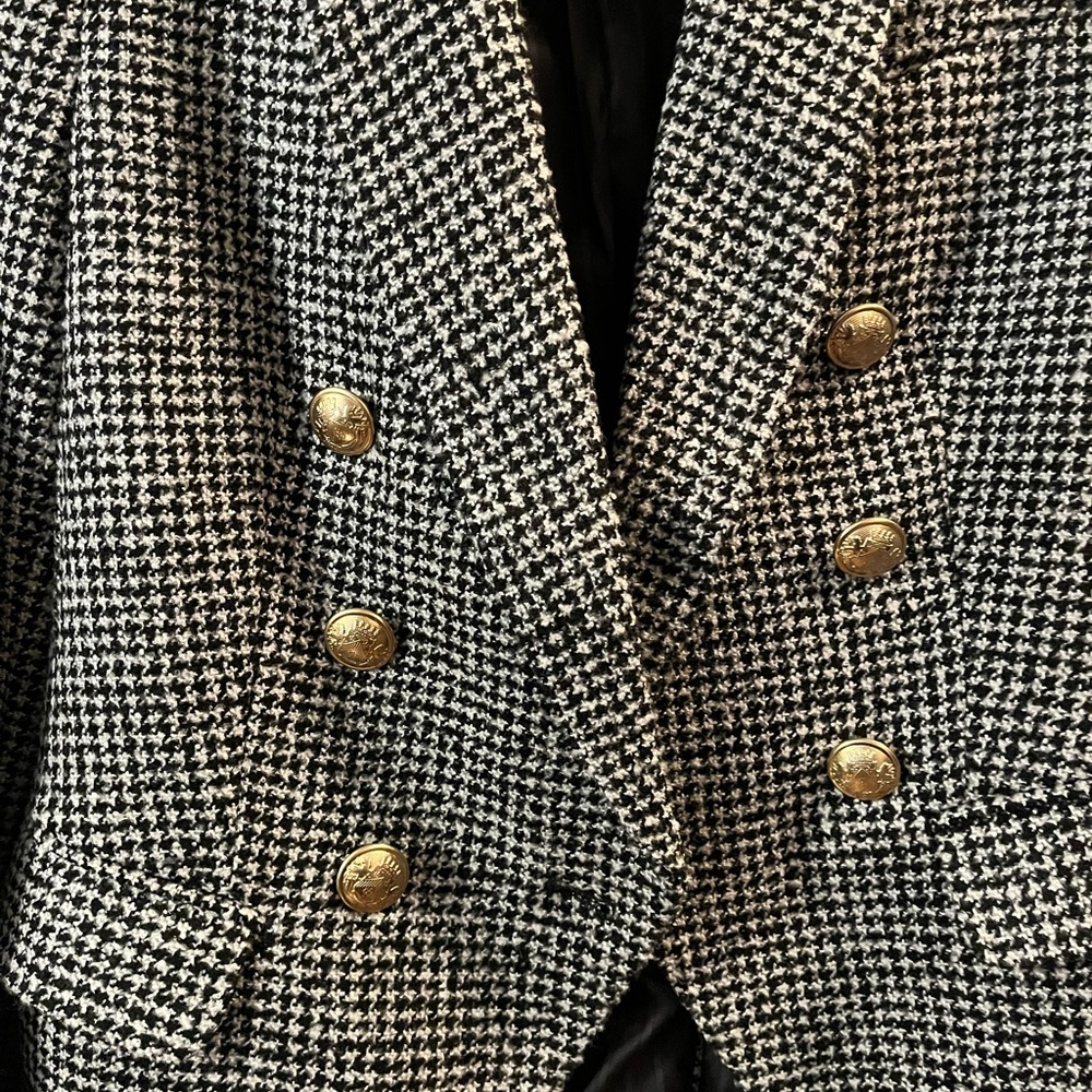 Blazer - Picture 4 of 5